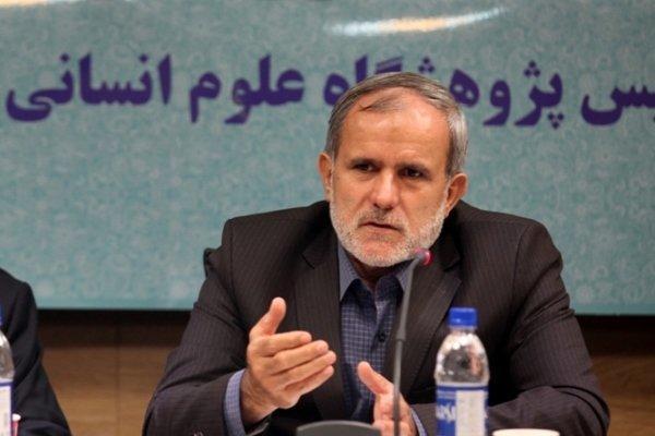 بین متون درسی و دنیای اشتغال فاصله زیادی وجود دارد بین متون درسی و دنیای اشتغال فاصله زیادی وجود دارد
