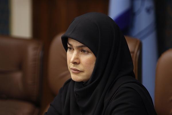 قانون حمایت از هنرمندان و فعالان صنایع دستی یک قانون طلایی است قانون حمایت از هنرمندان و فعالان صنایع دستی یک قانون طلایی است