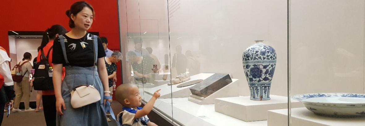 آثار موزه ملی ایران به سلامت از چین بازگشت ، چینی ها به تماشای سنگ پی بنای تخت جمشید رفتند