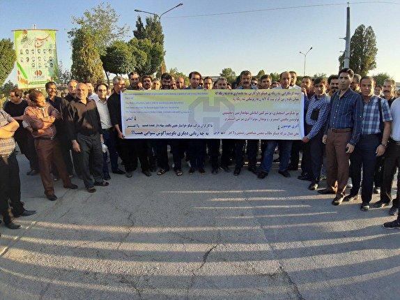هماهنگی برای پرداخت حقوق کارگران هپکو از محل تسهیلات بانکی هماهنگی برای پرداخت حقوق کارگران هپکو از محل تسهیلات بانکی کارخانه