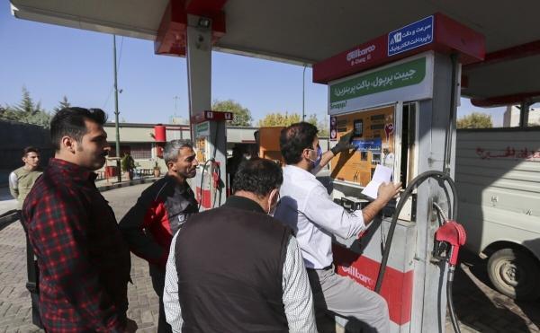 آرامش و روال عادی توزیع بنزین در جایگاه های سوخت